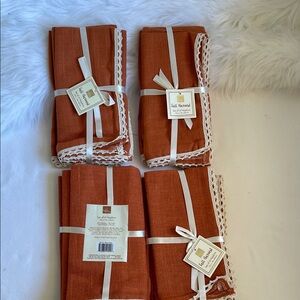 Home Wear.Set of 4 napkins 16 total 83% Polyester 17%Linen